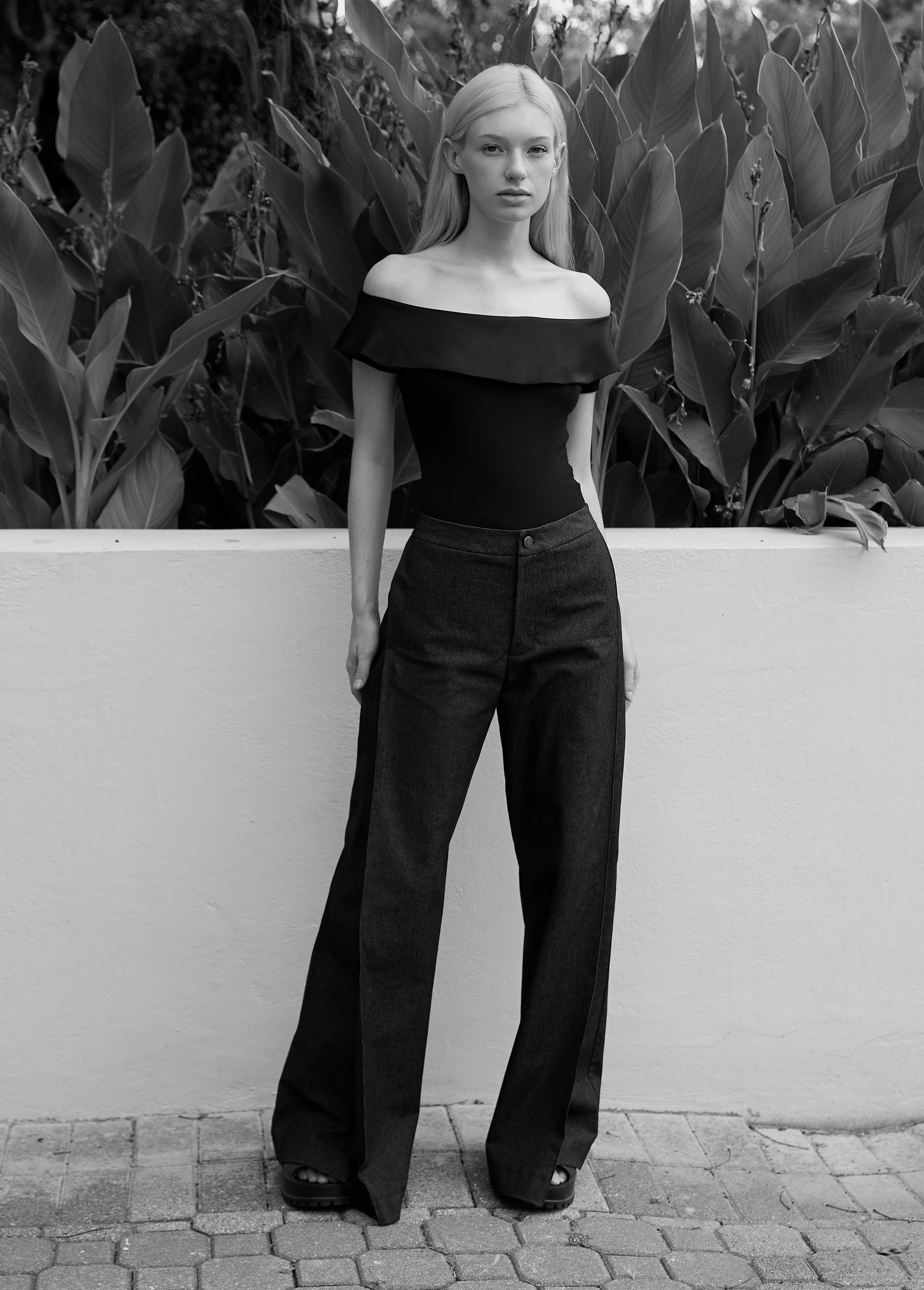 Mid-Rise Pleat Trousers